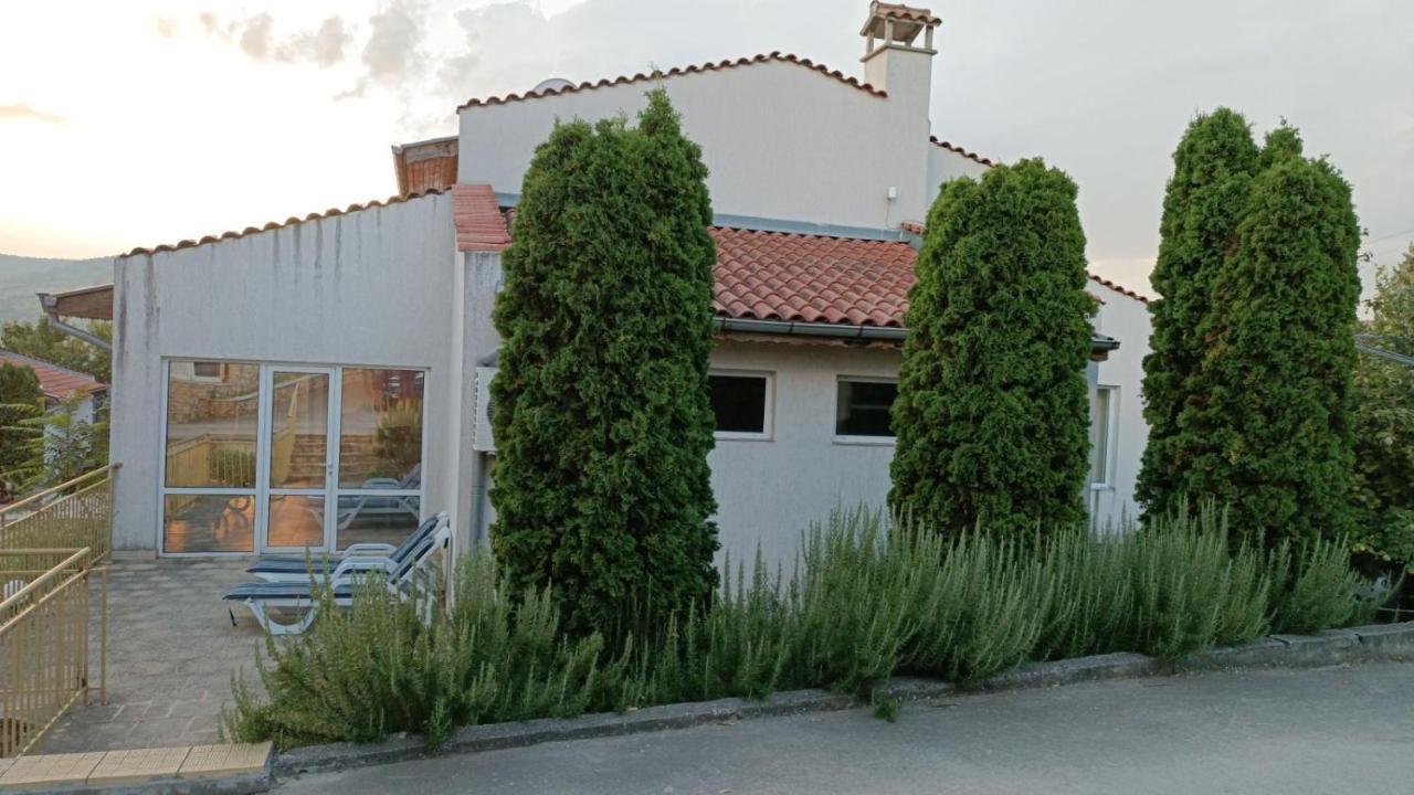 Приятна Къща За Почивка Караколев 1 Villa Obrochishte Exterior foto