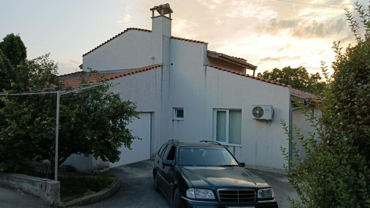 Приятна Къща За Почивка Караколев 1 Villa Obrochishte Exterior foto